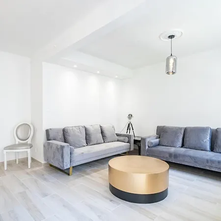 Brand New 2 Bedroom In The Heart Of Apartment